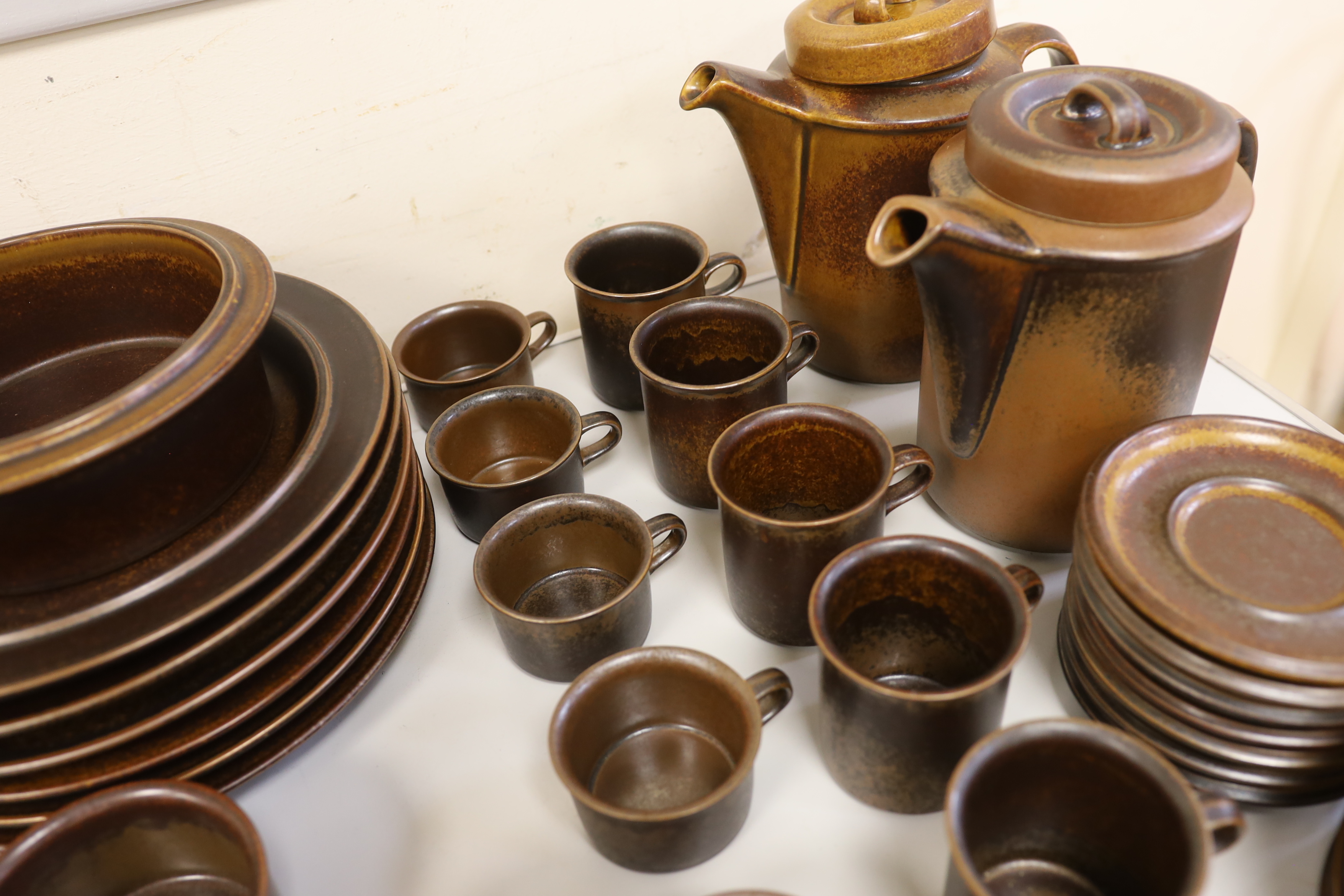 Arabia Ruska, a quantity of stoneware tea and dinnerware including cups and saucers, oval dish and plates